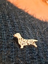 Broche teckel mignon