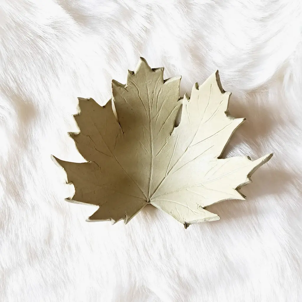Coupelle en argile " feuille "