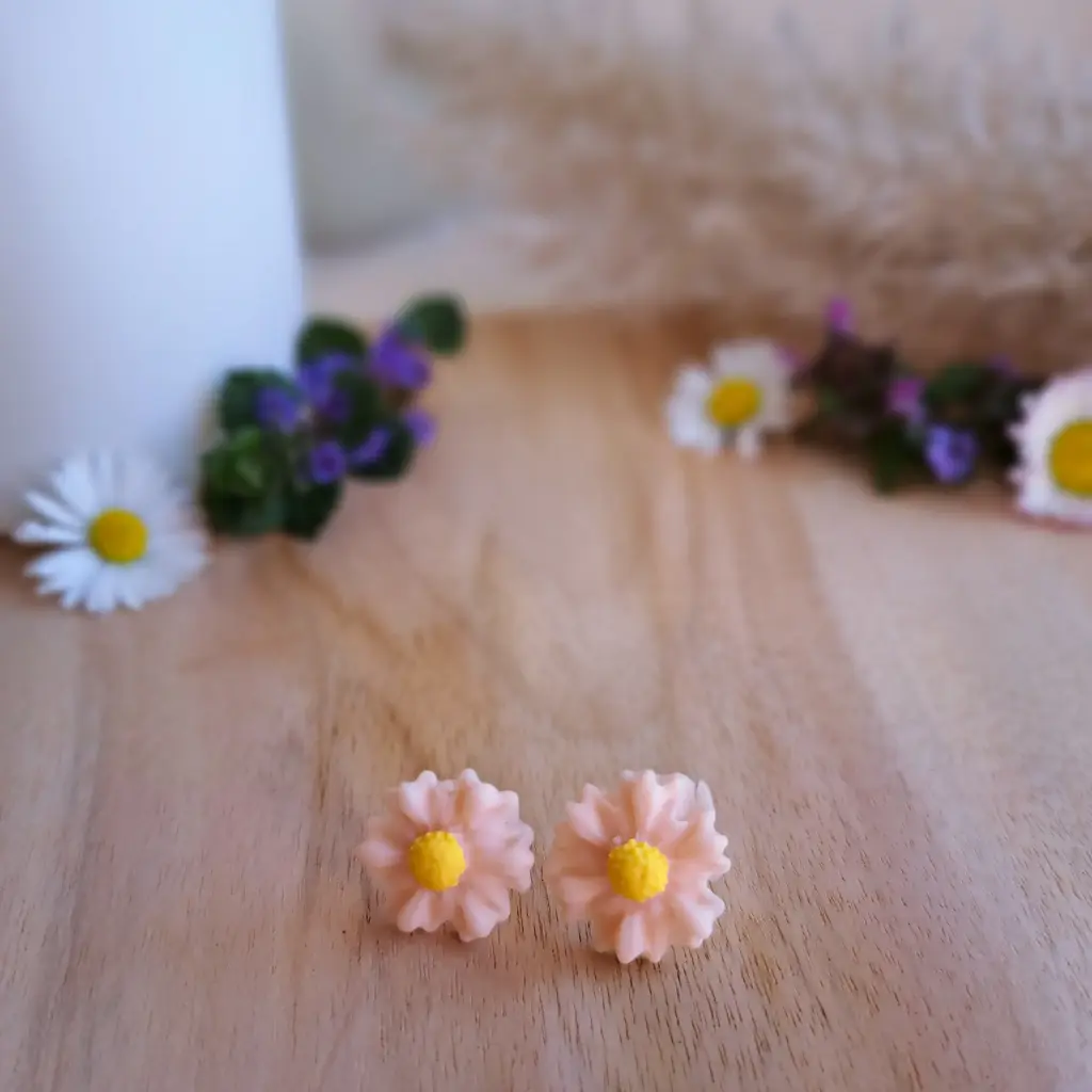 Puces d'oreilles " Mily beige coeur jaune "