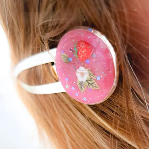 Barette  à cheveux "Miss fraisette"